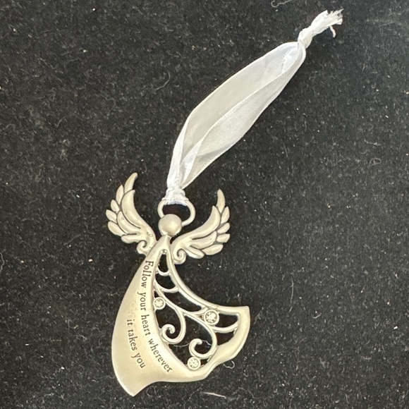 Ganz Angels by Your Side Ornament
Elegant Silver tone Angel Ornament - Picture 2 of 3